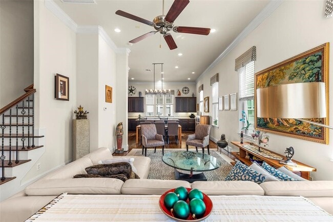 Building Photo - 2318 Hutchins St