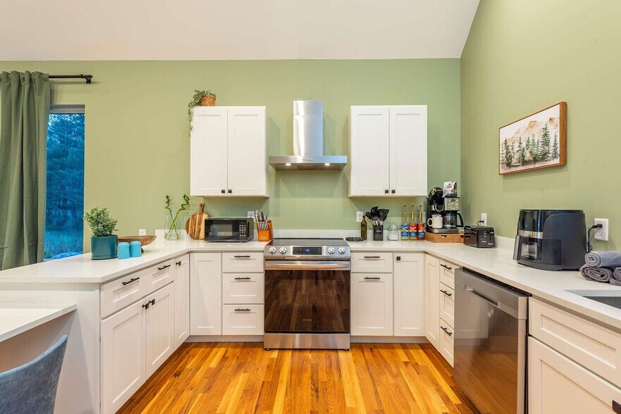 Building Photo - 962 Riceville Rd