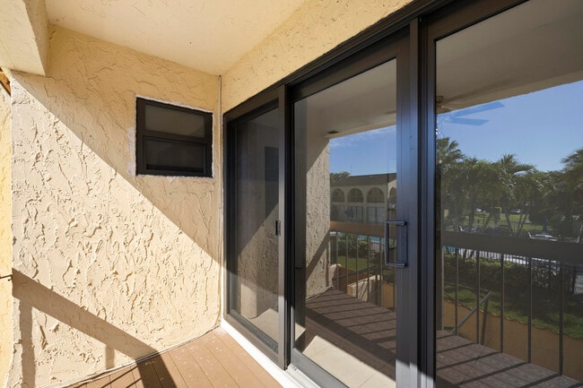 Building Photo - 7734 Balboa St