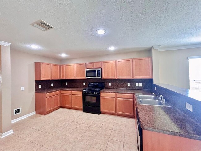 Building Photo - 803 Sweet Flower Dr