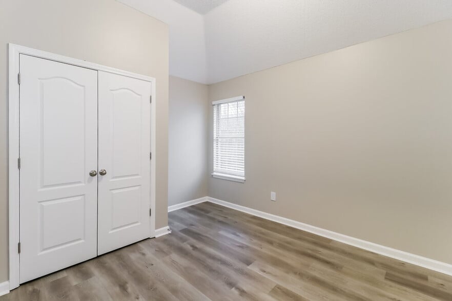 Building Photo - 9782 Pigeon Roost Park Cir