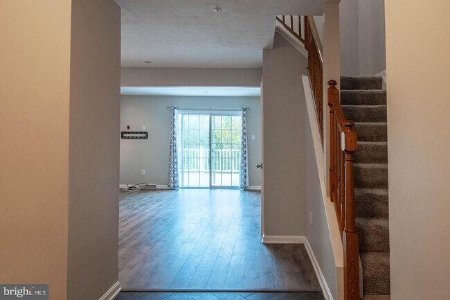 Building Photo - 5620 Queen Anne Ct
