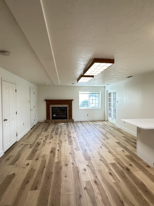 Building Photo - 10218 Snow Iris Way