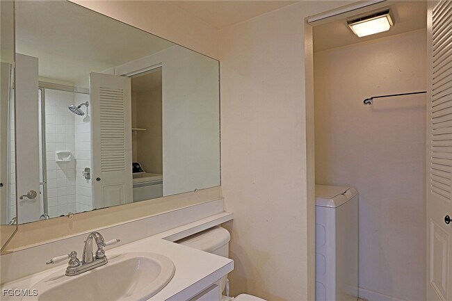 Building Photo - 1570 Park Meadows Dr