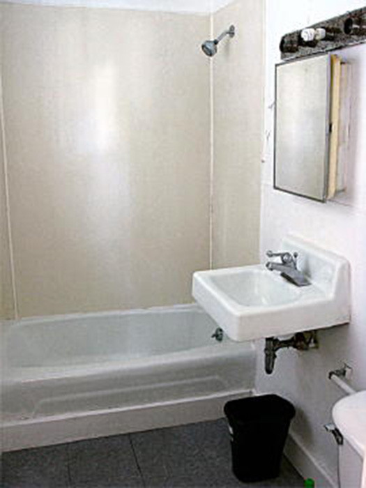 1st floor bath - 1306 Hickory St