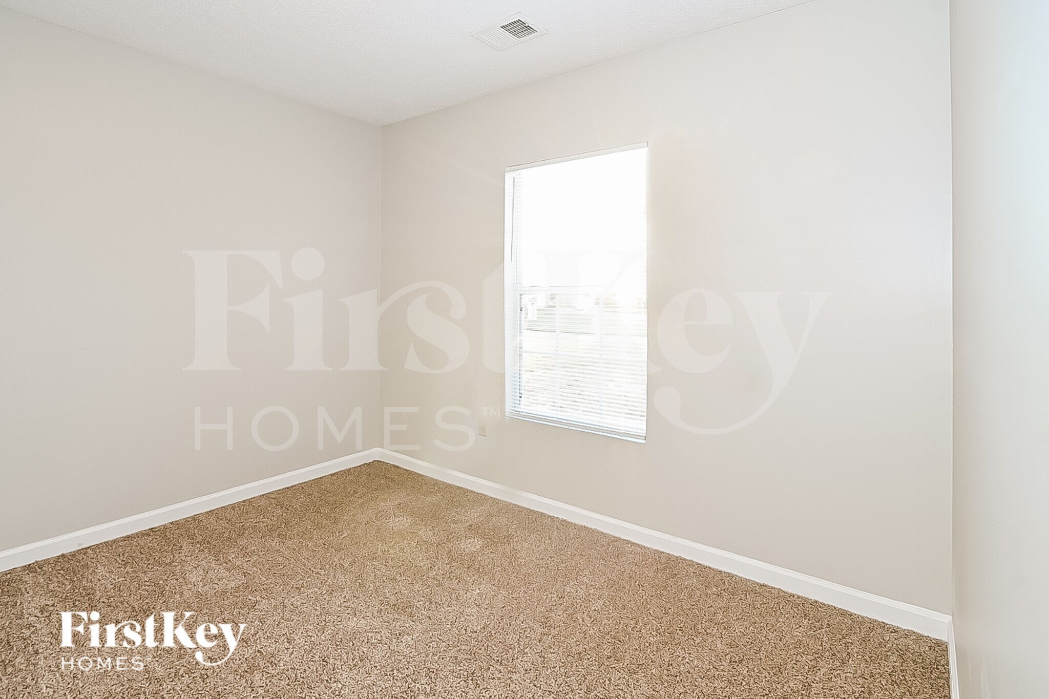 Building Photo - 7395 Kevin Rdg Cv E