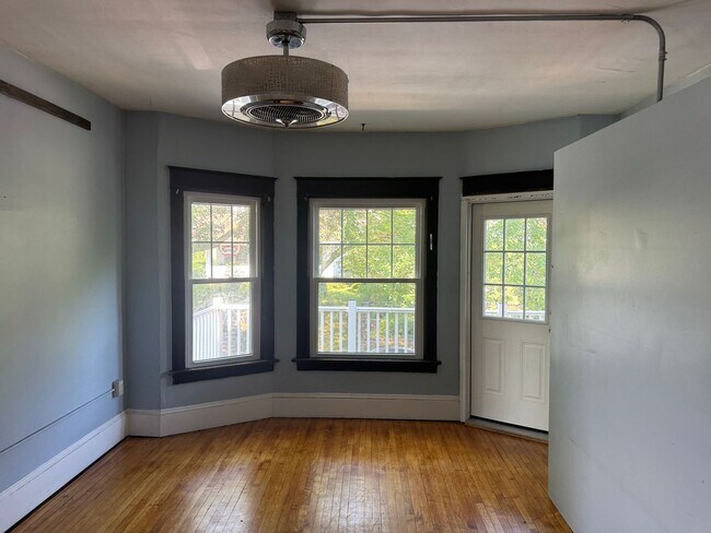 Building Photo - 3071-3071 S Wentworth Ave
