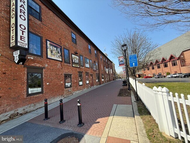 Building Photo - 2 S 3rd St