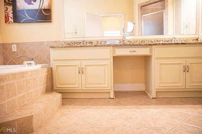 Building Photo - 168 Hamlin Rd