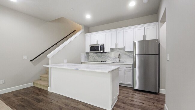 Building Photo - 18231 3rd Dr SE