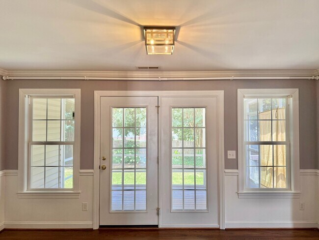 Building Photo - 3721 Stillwood Dr