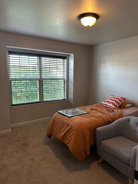 Building Photo - 428 Ramblewood Way