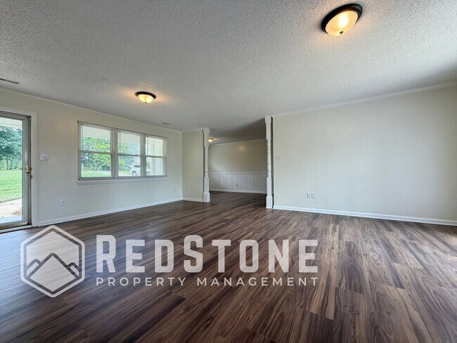 Building Photo - 3138 Whitesell Dr