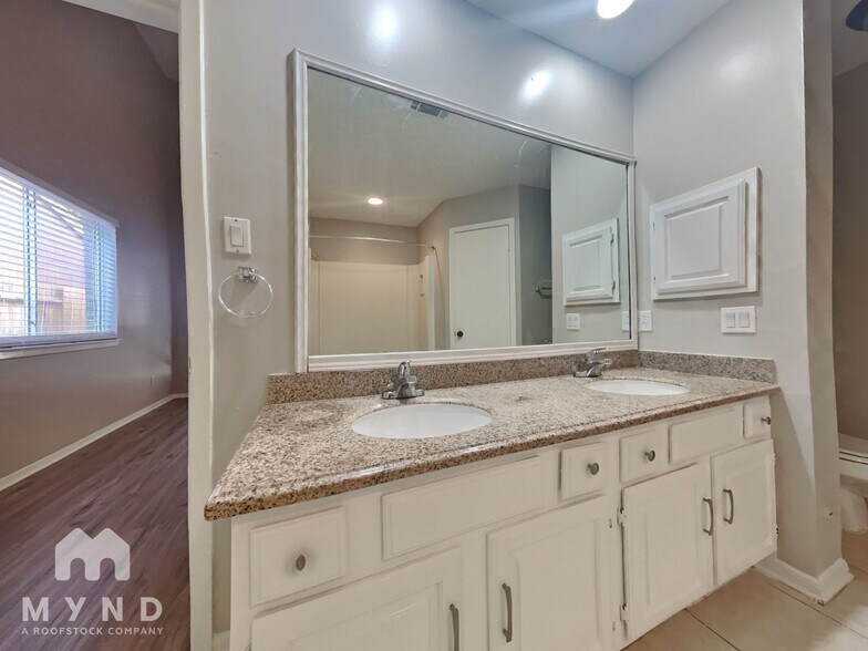 Building Photo - 20030 N Cedar Sun Trail