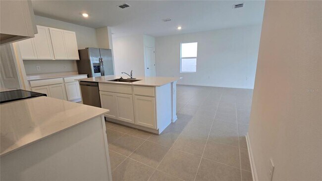 Building Photo - 3363 Alexander Dr