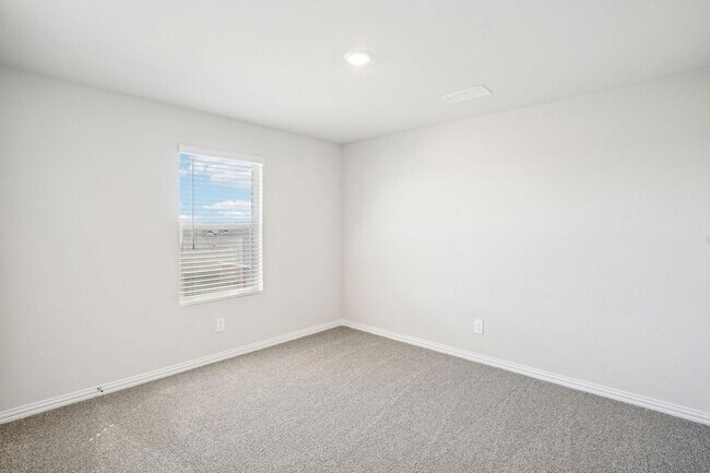 Building Photo - 4012 Sandstone Dr