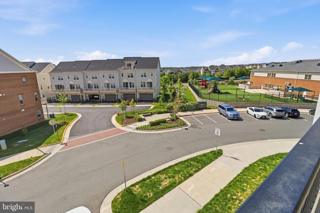 Building Photo - 700 Mount Airy Ter NE