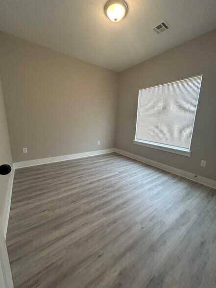 Building Photo - 12948 E Blake St