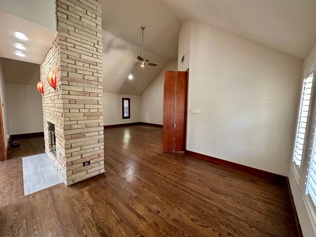 Building Photo - Wonderful newly updated home for rent in t...