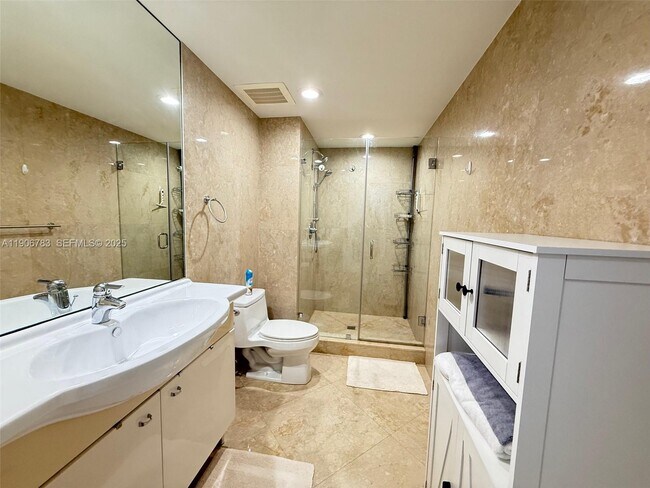 Building Photo - 1830 S Ocean Dr