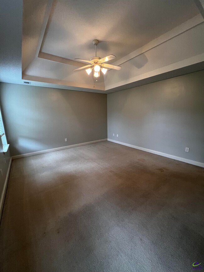 Building Photo - 306 Hummingbird Ln