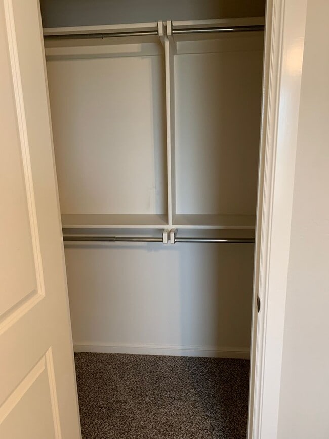 Building Photo - 3 bed, 2.5 bath home in the Enclave