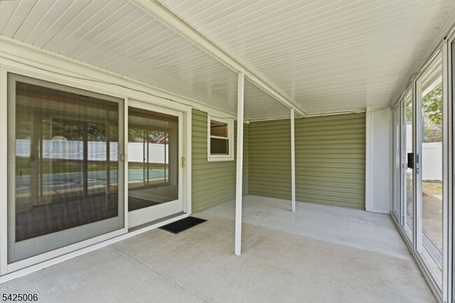 Building Photo - 3 Cypress Rd