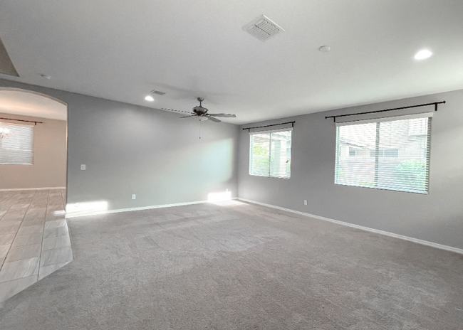 Building Photo - 118 E Canyon Way