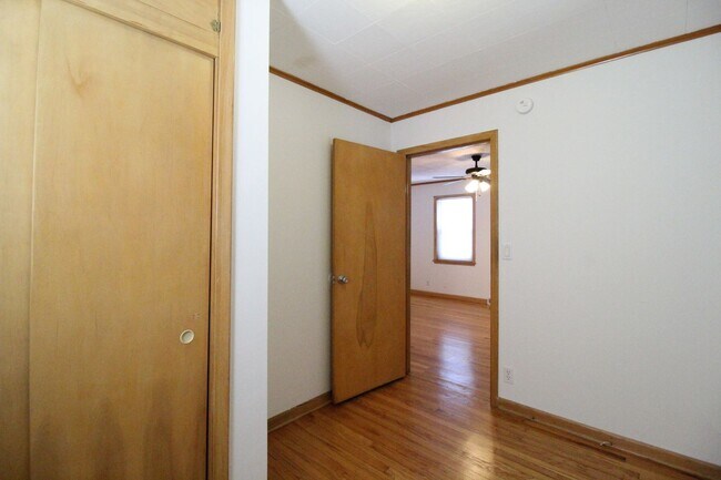 Building Photo - 1+ Bedroom 1 Bath Apartment in Midtown