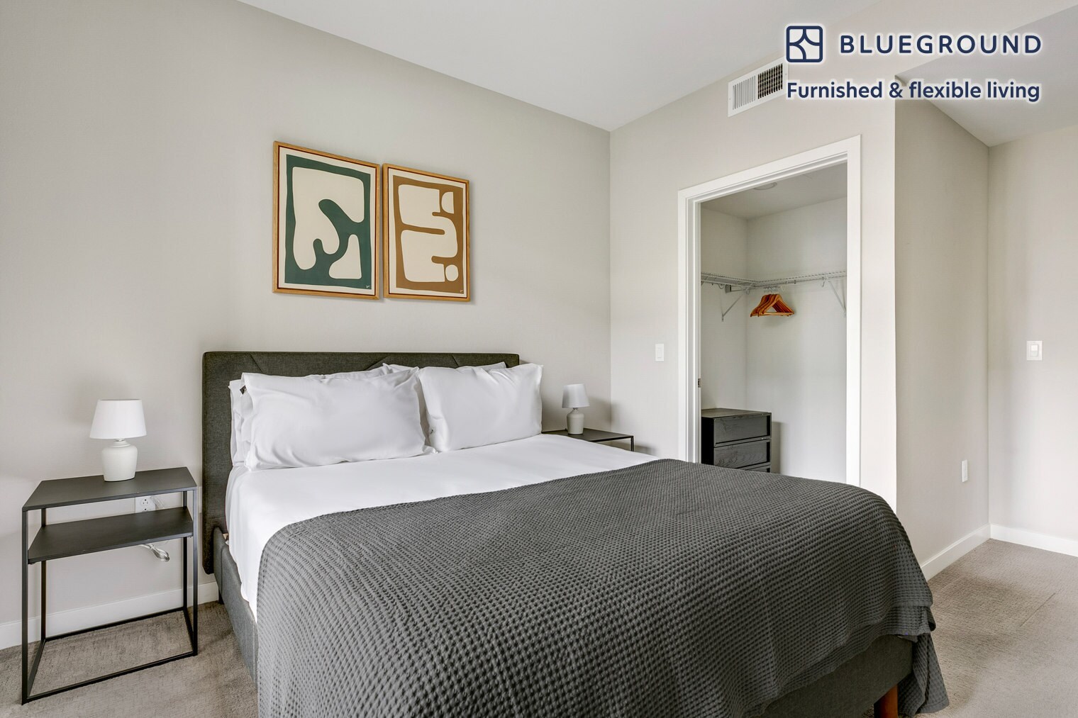 Building Photo - 3560 Rambla Pl