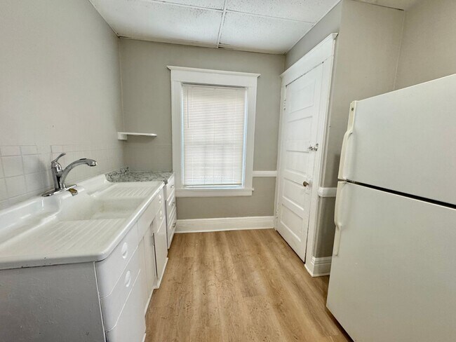 Building Photo - 278-280 Cedarwood Terrace