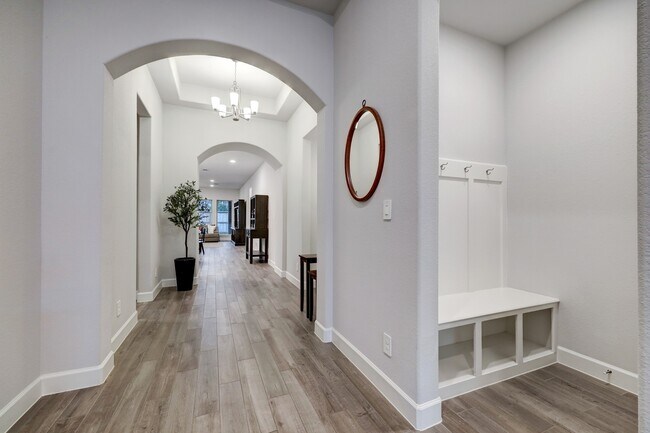 Building Photo - 804 Fall Rock Branch Dr