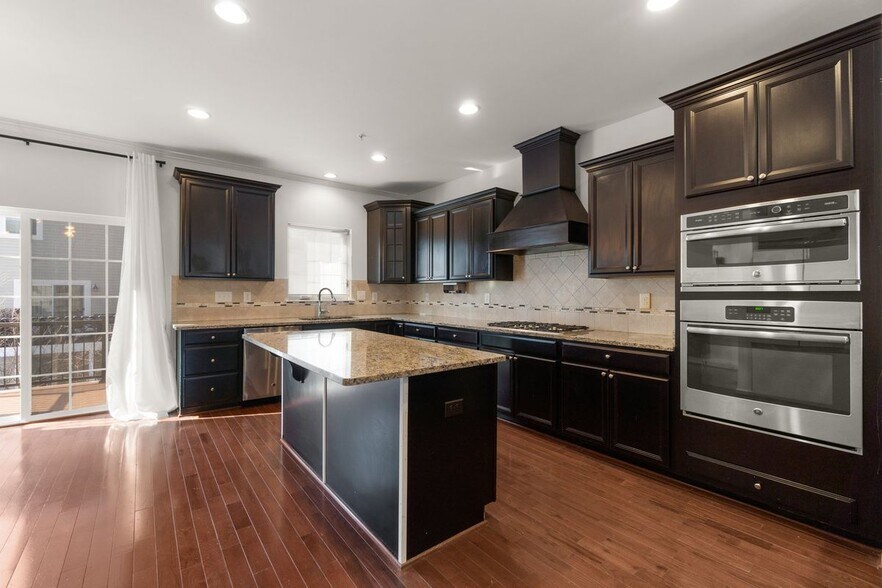 Building Photo - 8020 Ravenclaw Rd