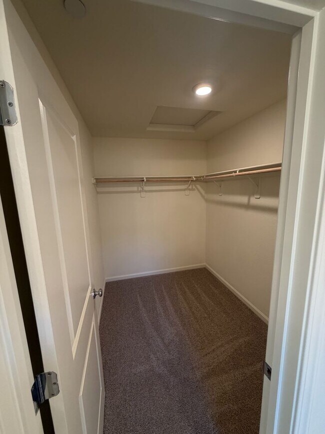 Building Photo - Brand New Turnkey Home