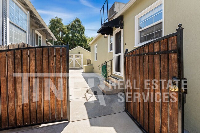 Building Photo - 657 40th St