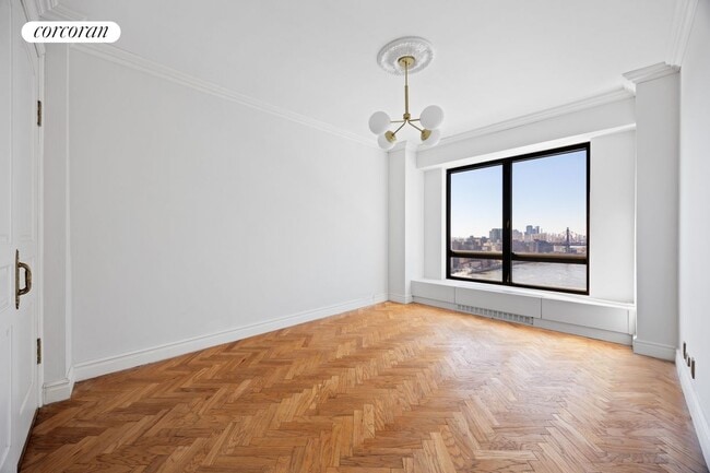 Building Photo - 530 E 76th St