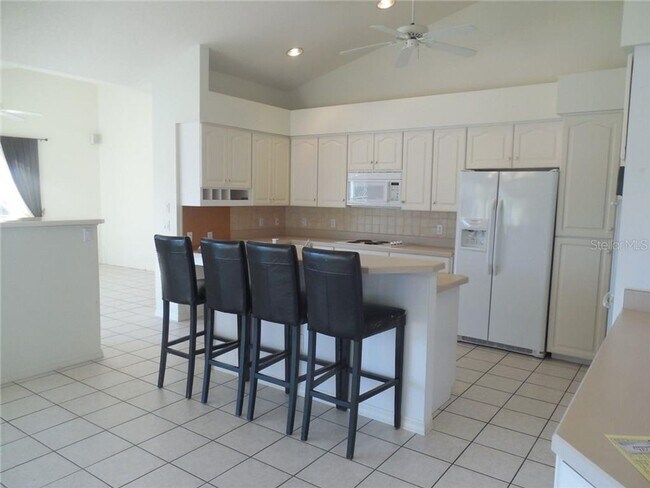Building Photo - Annual Rental - Waterfront Home in Burnt Store Isles - Punta Gorda