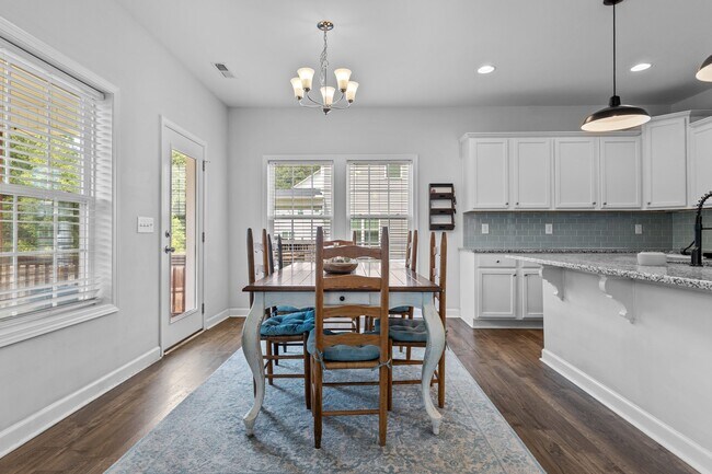 Building Photo - 1145 Camellia Dr