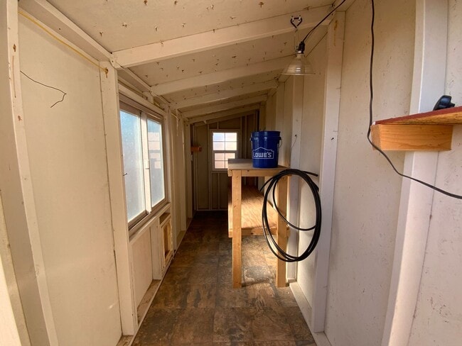 Building Photo - 4 Bedroom Single Story Home Available Near...