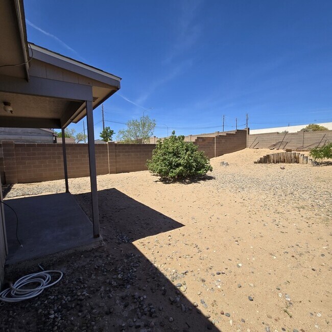 Building Photo - 1489 Gadwall Rd NE