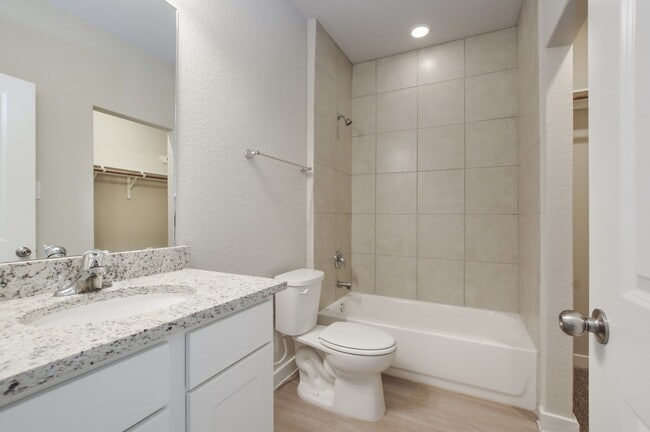 Building Photo - Stadium Pointe 3/3 Townhome near Brandeis HS