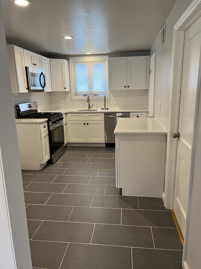 Building Photo - 3355 Mill Rd