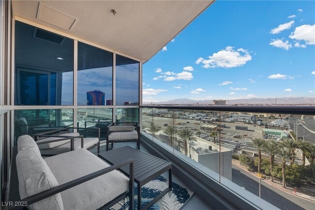 Building Photo - 4525 Dean Martin Dr