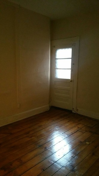 Building Photo - 44 S Prince St