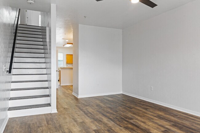 Building Photo - 6519 W Newberry Rd