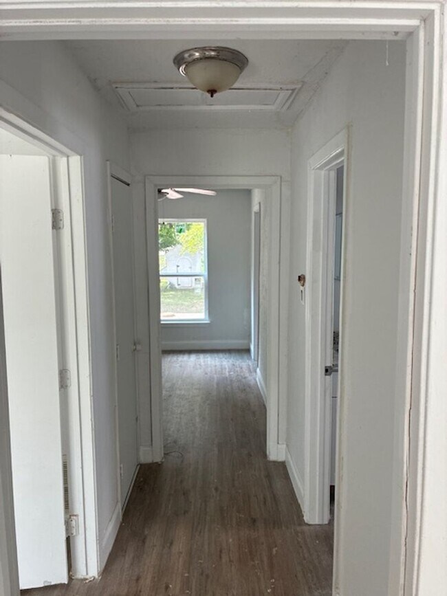 Building Photo - 1107 Pecan Ave
