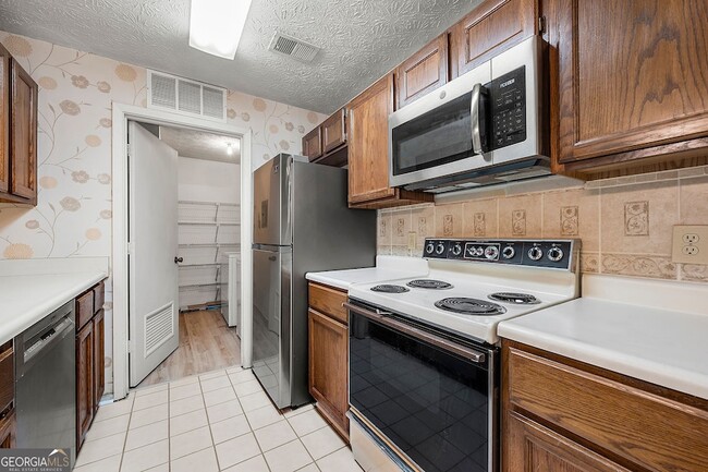 Building Photo - 1306 McClelen Way