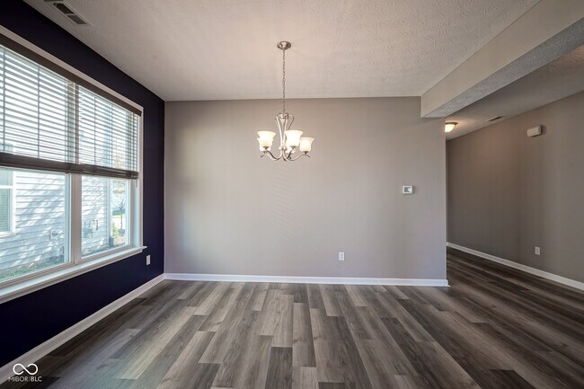 Building Photo - 5764 Bluff View Ln