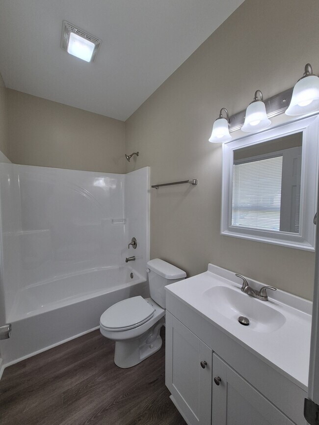 Building Photo - 209 Charlotte Cir