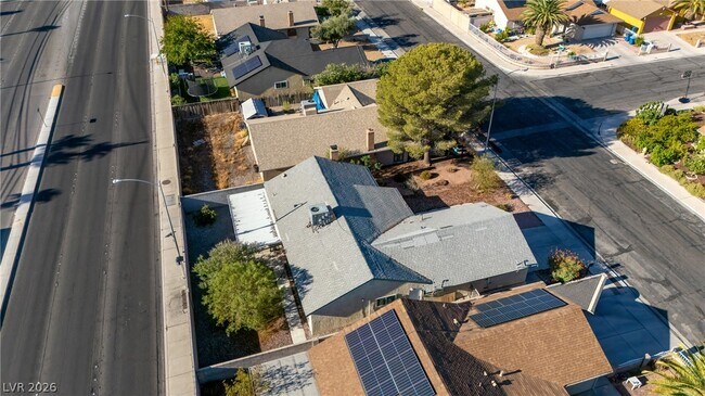 Building Photo - 3730 Greenwood Dr